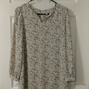 Split neck shift dress w button cuff sleeve